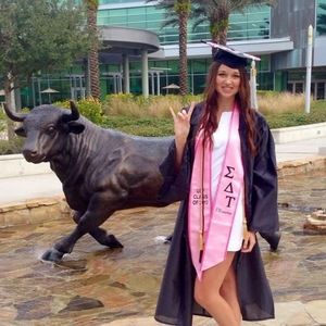 Meet your Posher, Cierra